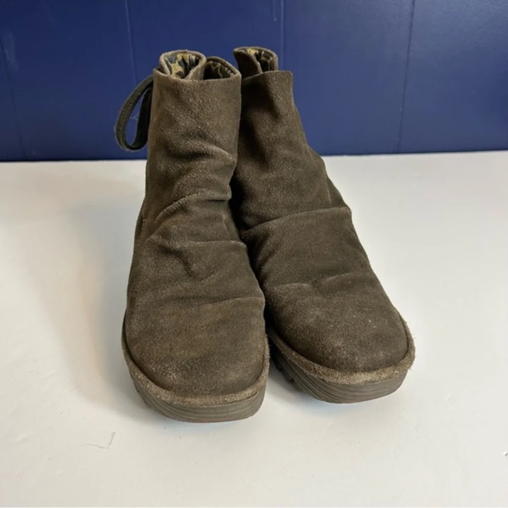 Fly London Yama Suede Wedge Ankle‎ Bootie Olive Army Green Size 39